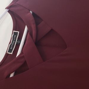 Melanie Lyne sleeveless burgundy sz S top